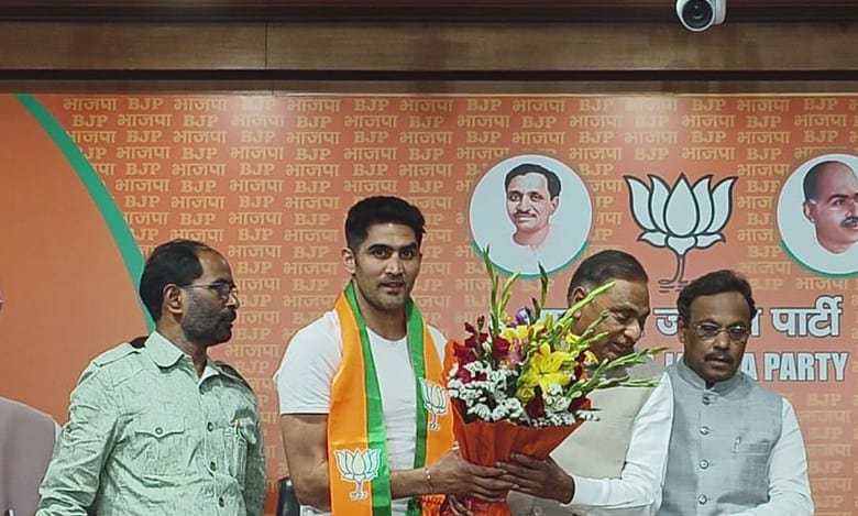 Boxer Vijender Singh quits Congress, joins BJP