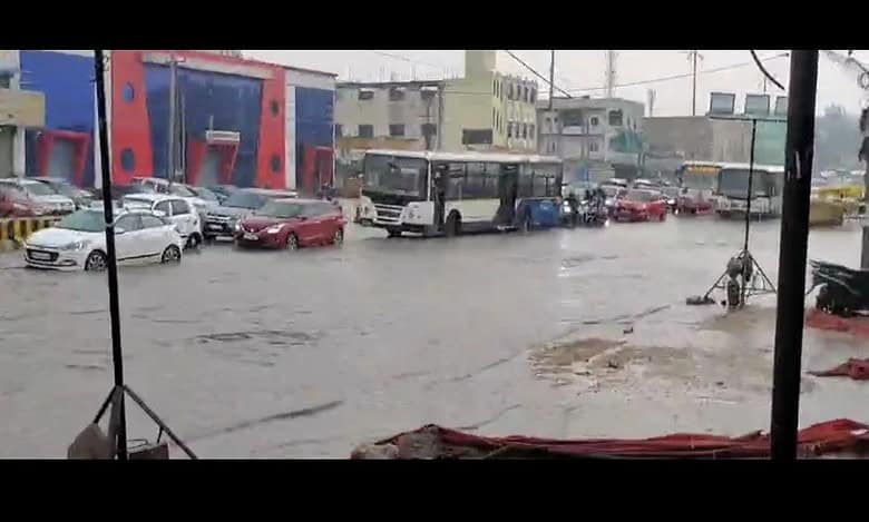 Hyderabad rains: Traffic halts at Bandlaguda due to water-logging