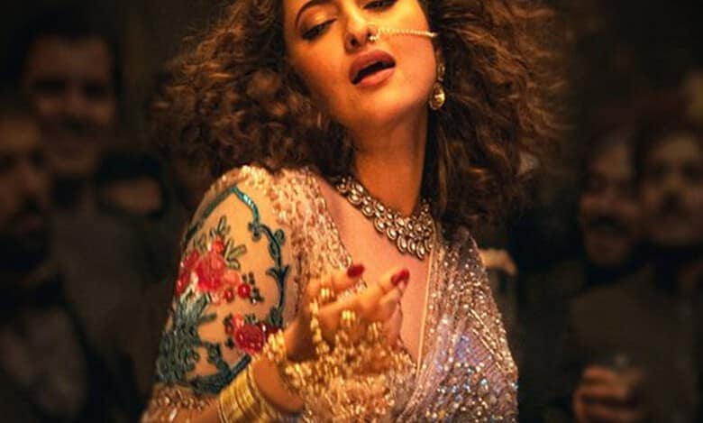Sonakshi oozes vintage swag in the ‘Tilasmi Bahein’ song from ‘Heeramandi’