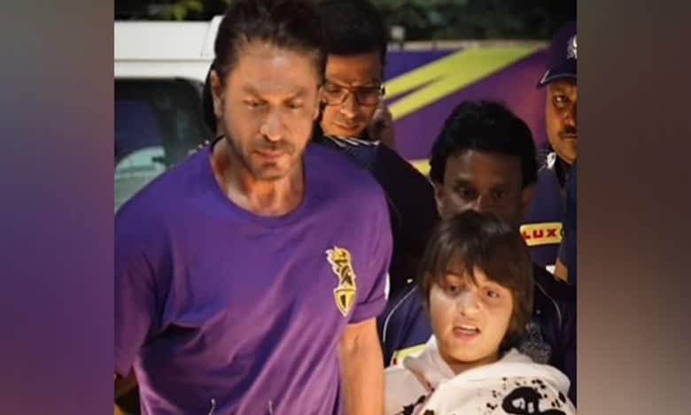 SRK attended KKR vs PBKS match with son AbRam