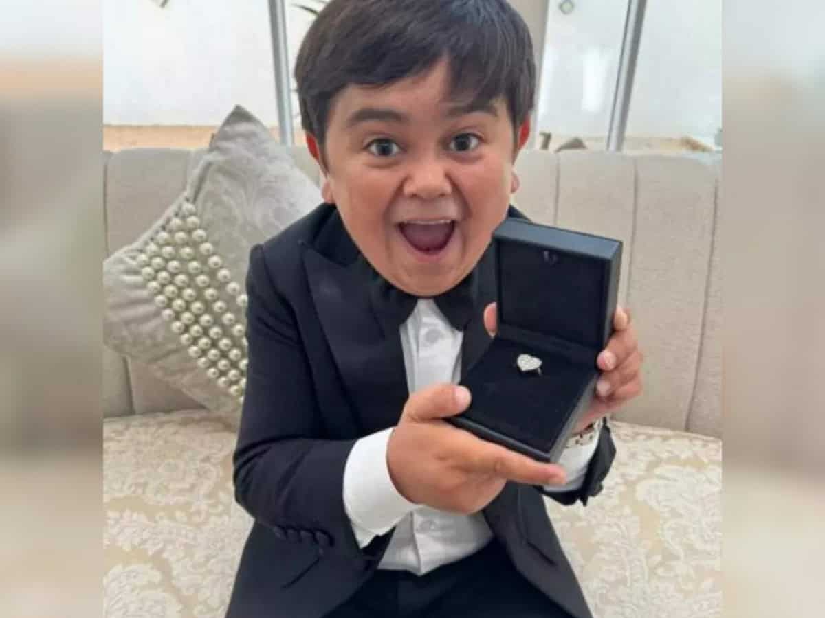 Tajikistani singer, social media sensation and ‘Bigg Boss 16’ contestant Abdu Rozik, is all set to tie the knot on with a 19-year-old Emirati girl, Amira from Sharjah. The wedding will be held in the presence of their close friends and family members on July 7 in UAE. Taking to Instagram, he shared the news in a video post with his 8.2 million followers He expressed his excitement and captioned the post saying, 