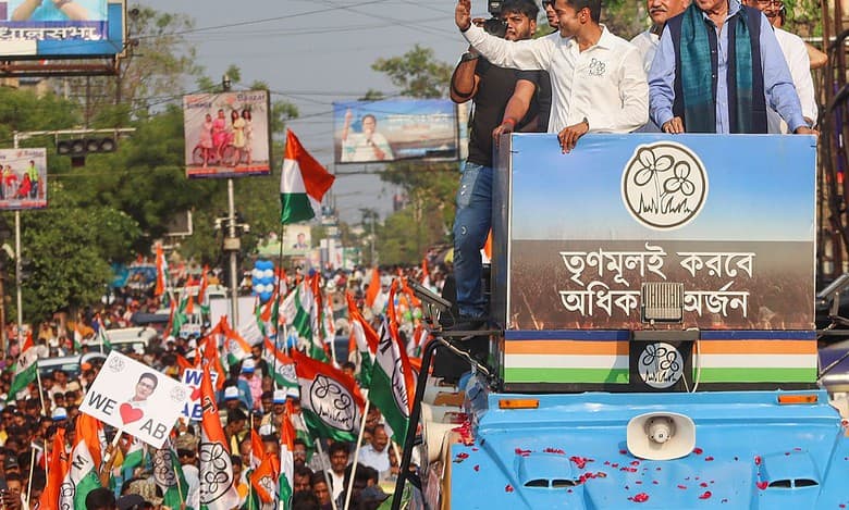 Abhishek Banerjee with Shatrughan Sinha