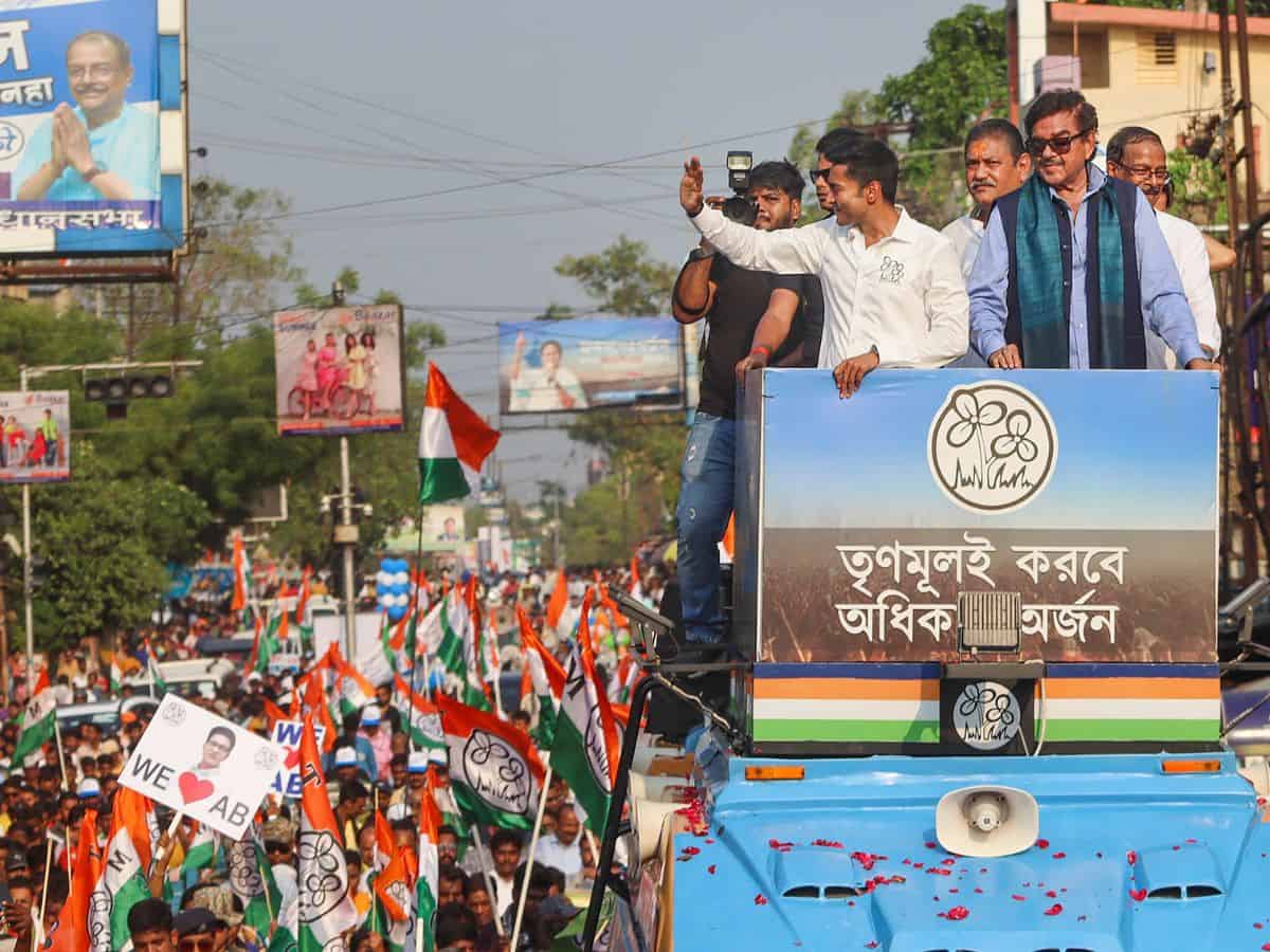 Abhishek Banerjee with Shatrughan Sinha