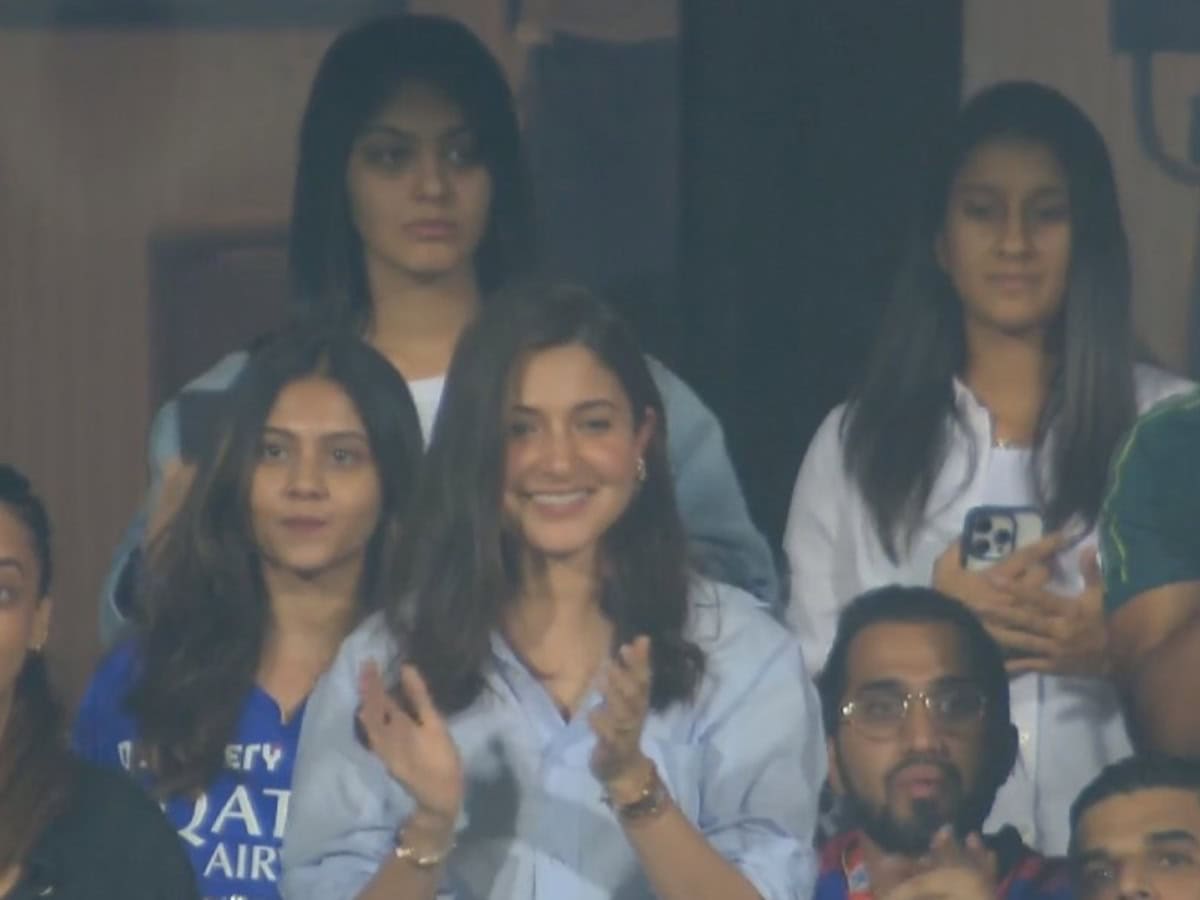 Anushka Sharma supports Virat Kohli at IPL 2024, kids stay home
