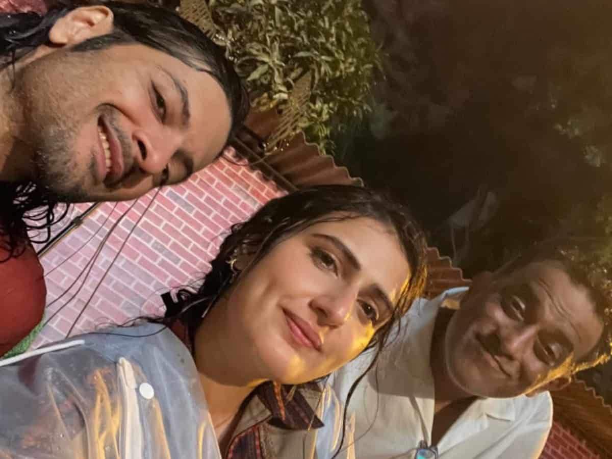 'Metro In Dino': A look at Ali Fazal, Fatima Sana Shaikh's BTS pic with director Anurag Basu