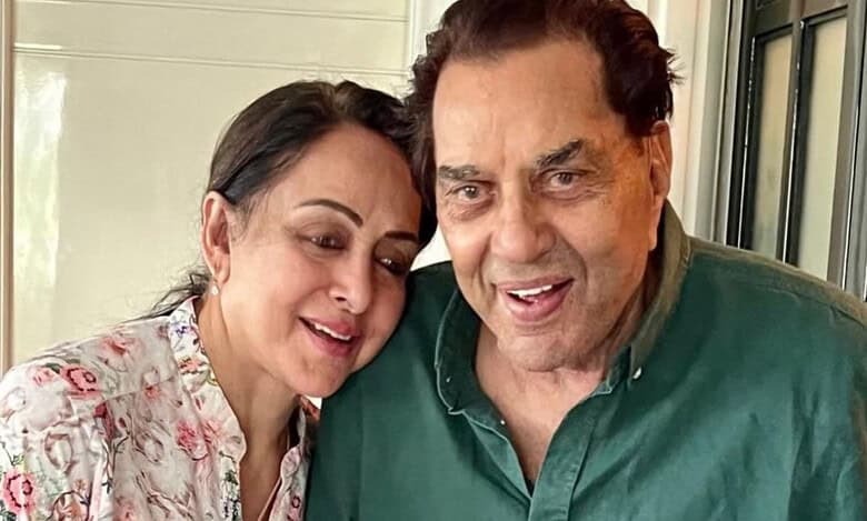 Esha Deol drops adorable post to celebrate her parents wedding anniversary