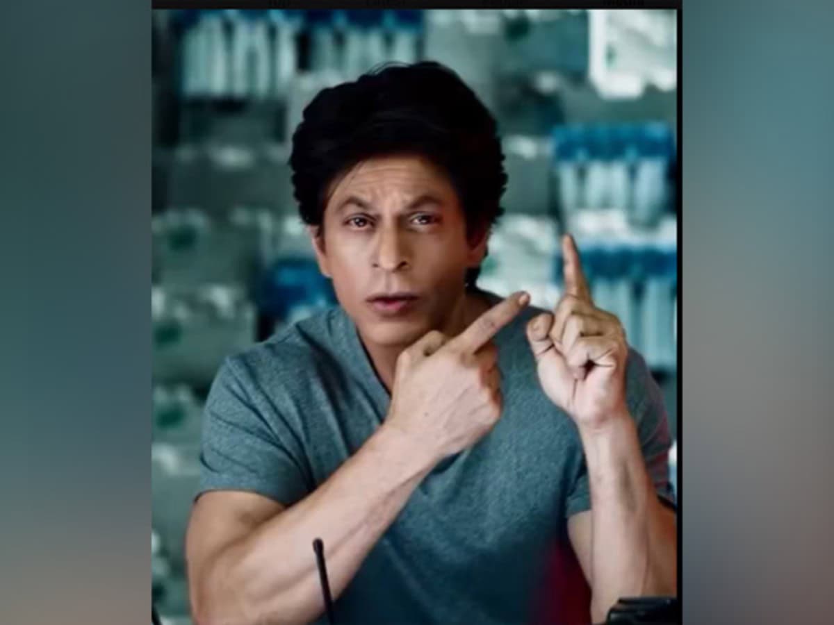 'Let's carry out our duty as Indians...': SRK urges voters to get fingers inked