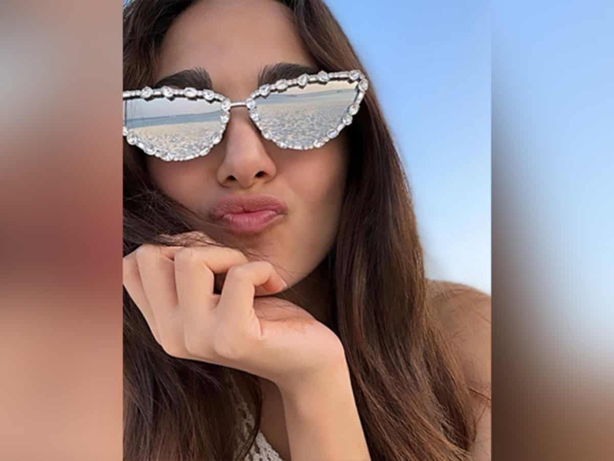 Kiara Advani shares sunkissed selfies from breezy beach vacation