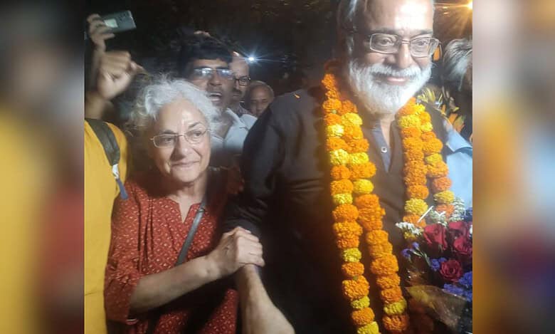 NewsClick founder Prabir Purkayastha released on SC orders