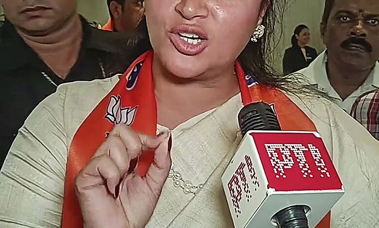 Hyderabad: Another case filed against Navneet Rana for ’15 seconds’ remark