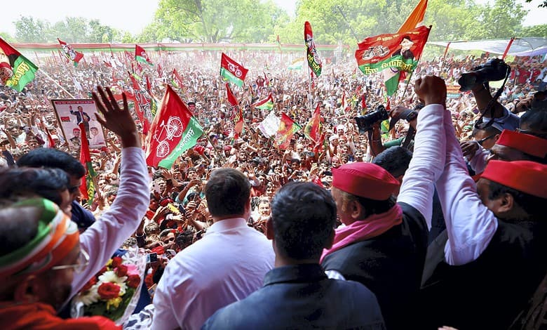 UP: Rahul, Akhilesh leave stage without addressing rally amid 'stampede-like' situation