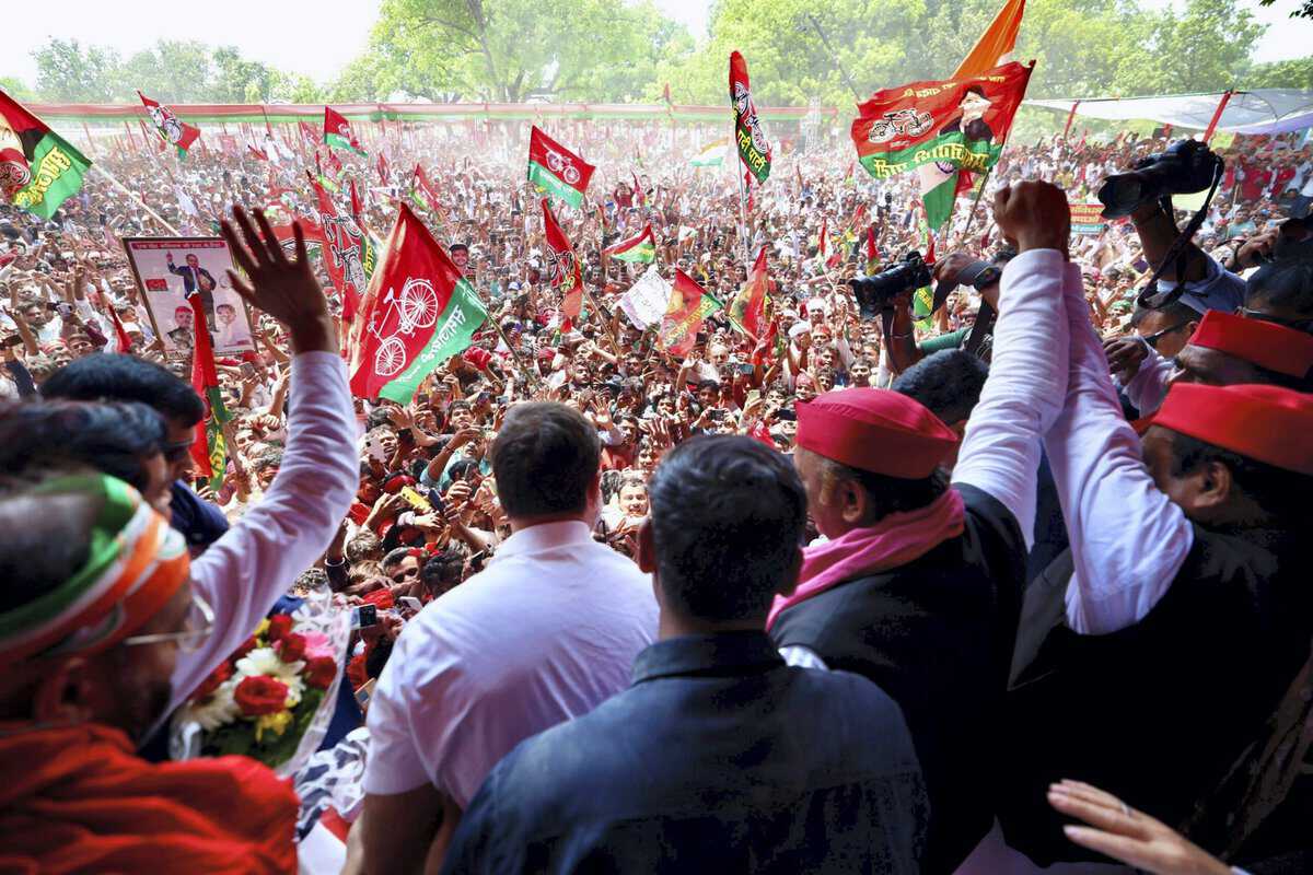 UP: Rahul, Akhilesh leave stage without addressing rally amid 'stampede-like' situation