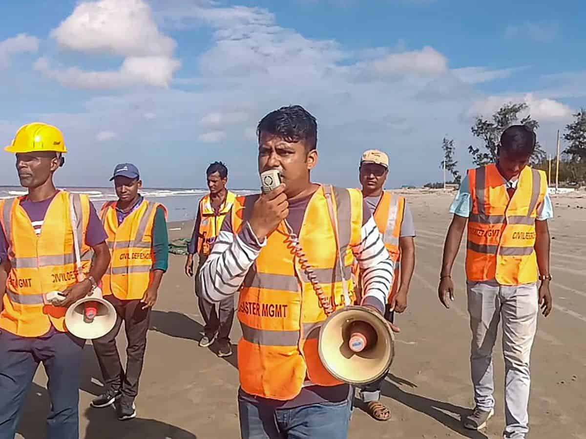 Personnel from West Bengal Disaster Management