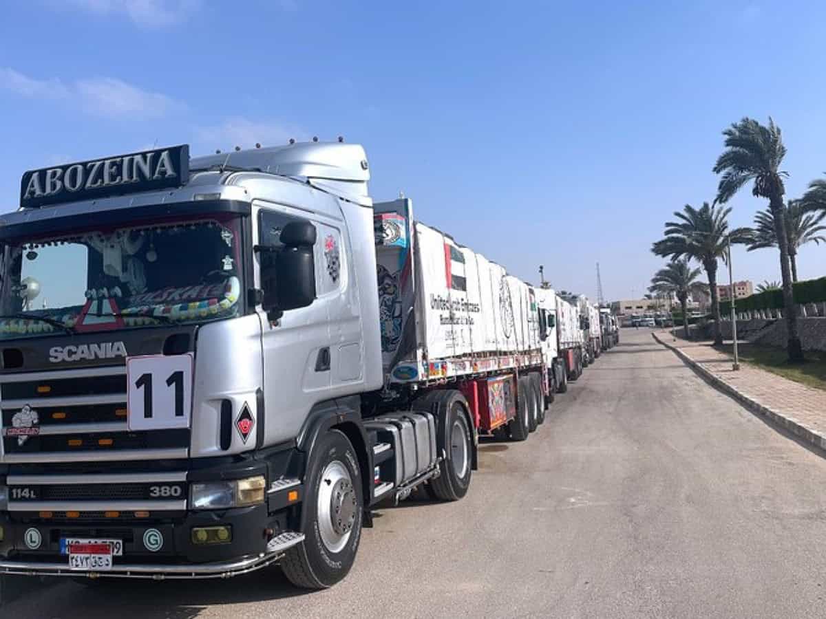 12-truck UAE aid convoy enters Gaza Strip