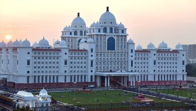 The State cabinet decides to invite UPA chairperson Sonia Gandhi and felicitate her during the Telangana Formation Day celebrations to be held in Hyderabad on June 2 in a grand way.