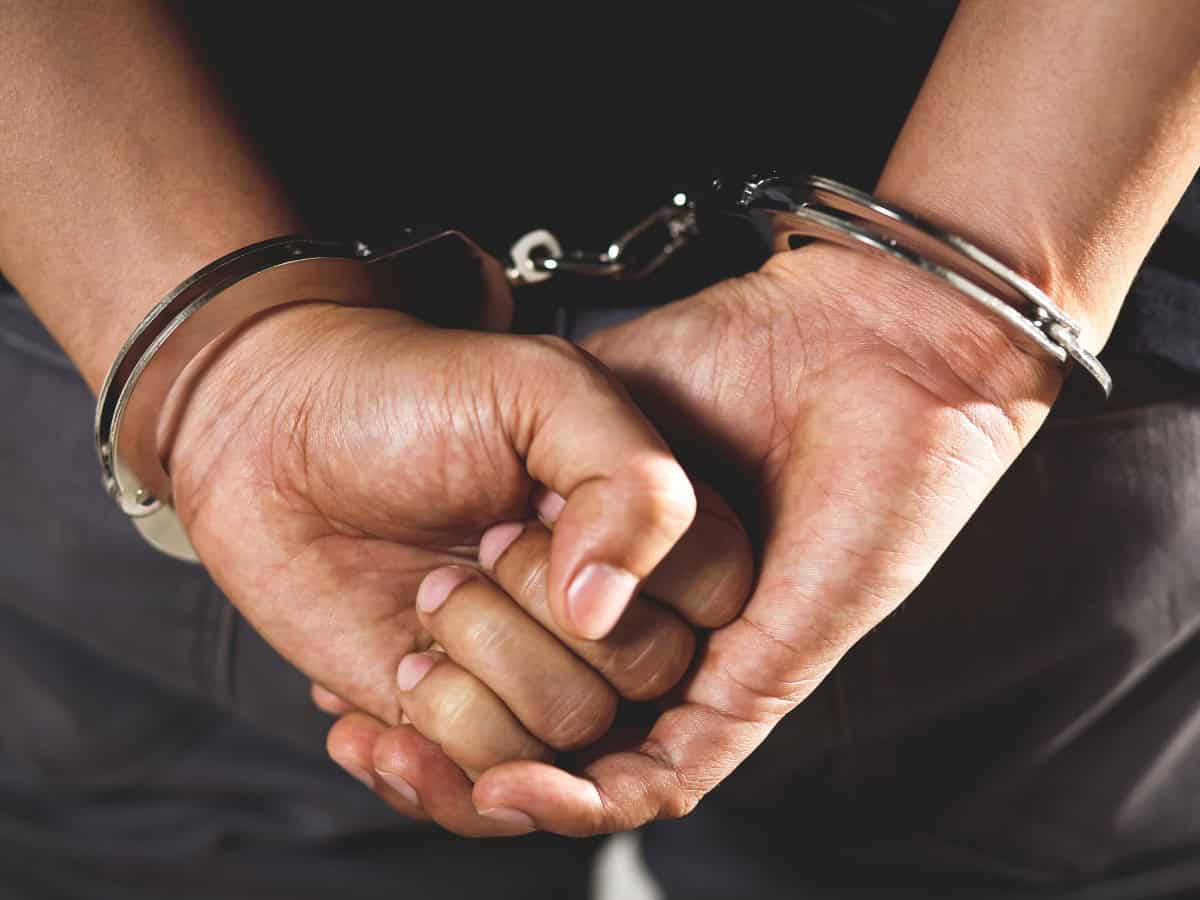 One held, juvenile apprehended for brandishing knife at woman in Delhi