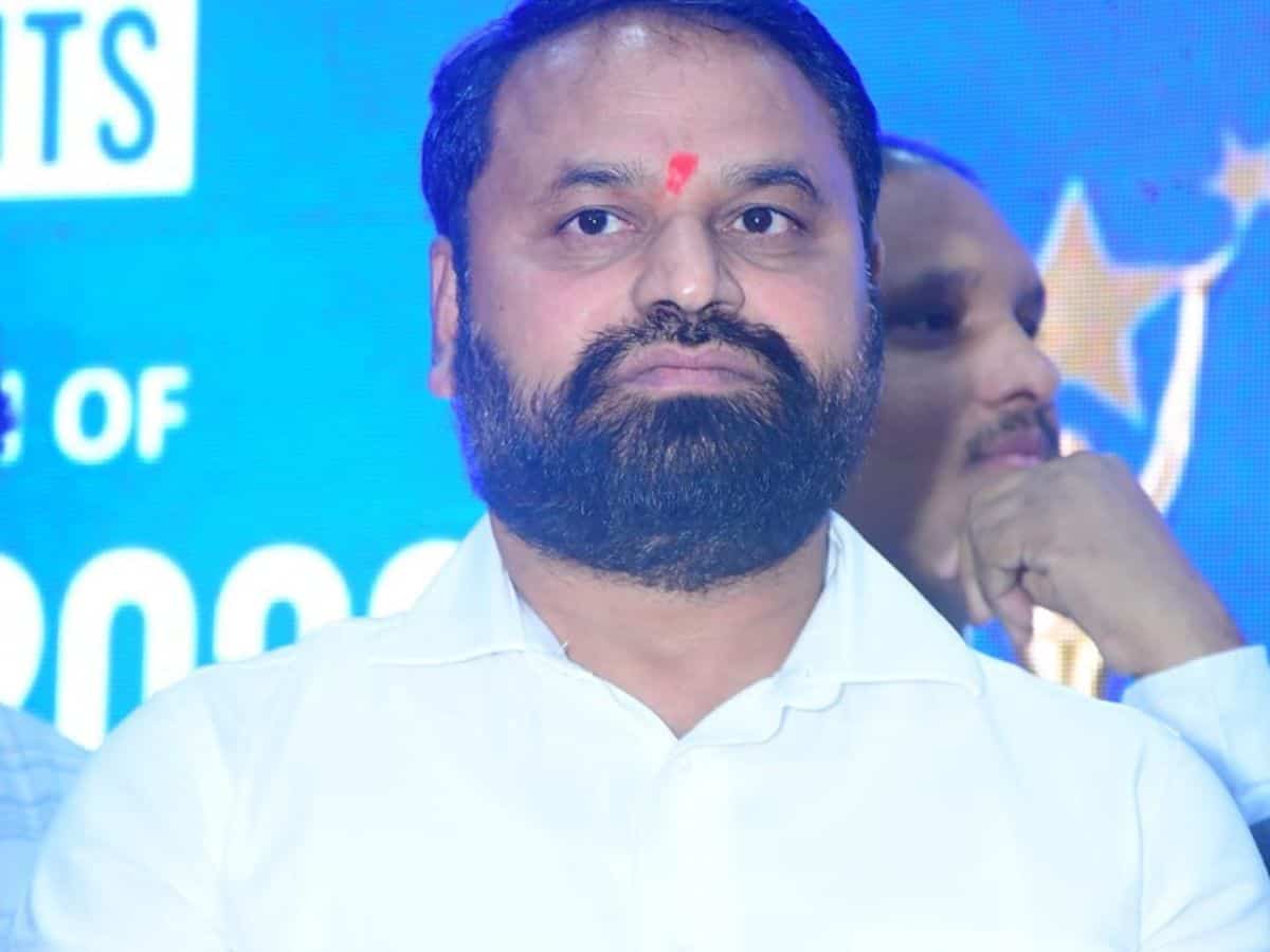 Congress leader Addanki Dayakar has called Amit Shah a 'porcupine.'