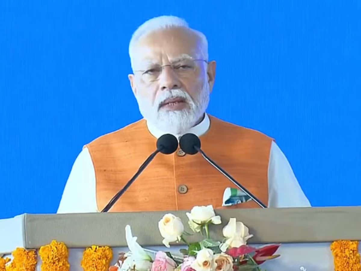 Prime Minister Narendra Modi says that Congress is trying to make Hindus the second-class citizens of this country by giving reservations to Muslims.