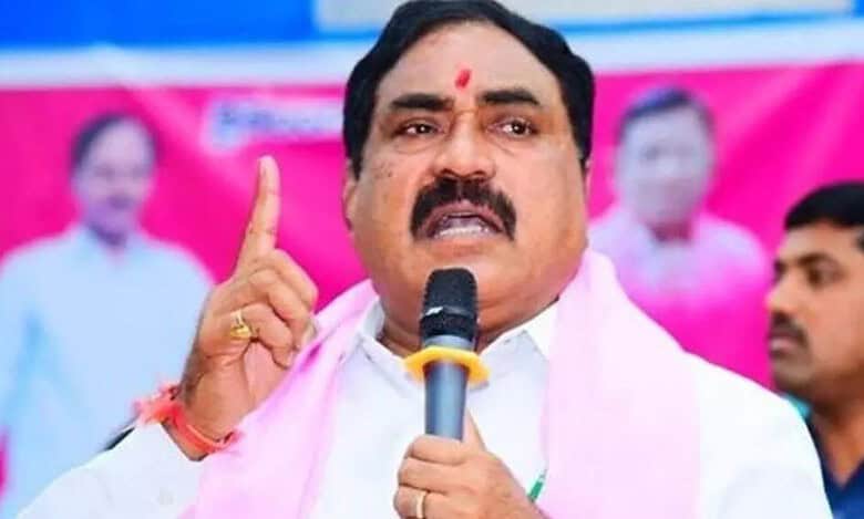Errabelli Dayakar Rao predicts BRS Warangal Lok Sabha candidate M Sudheer Kumar to win with a margin of 40,000 votes.