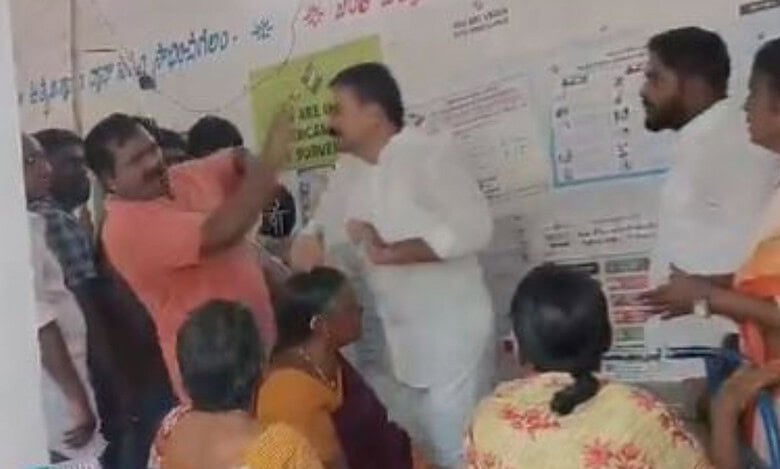Sitting YSRCP MLA from Tenali Annabathuni Sivakumar’s followers beat up a voter at a polling booth in Tenali on Monday morning.