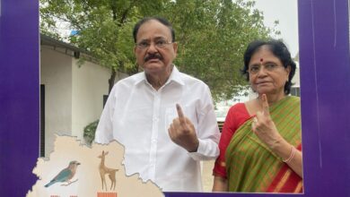 Ex Vice-President, Tripura Governor cast votes in Hyderabad