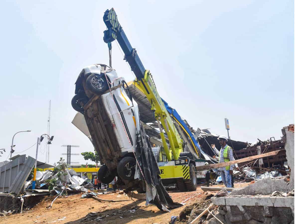 Mumbai billboard collapse: Search and rescue operation continues after 21 hrs