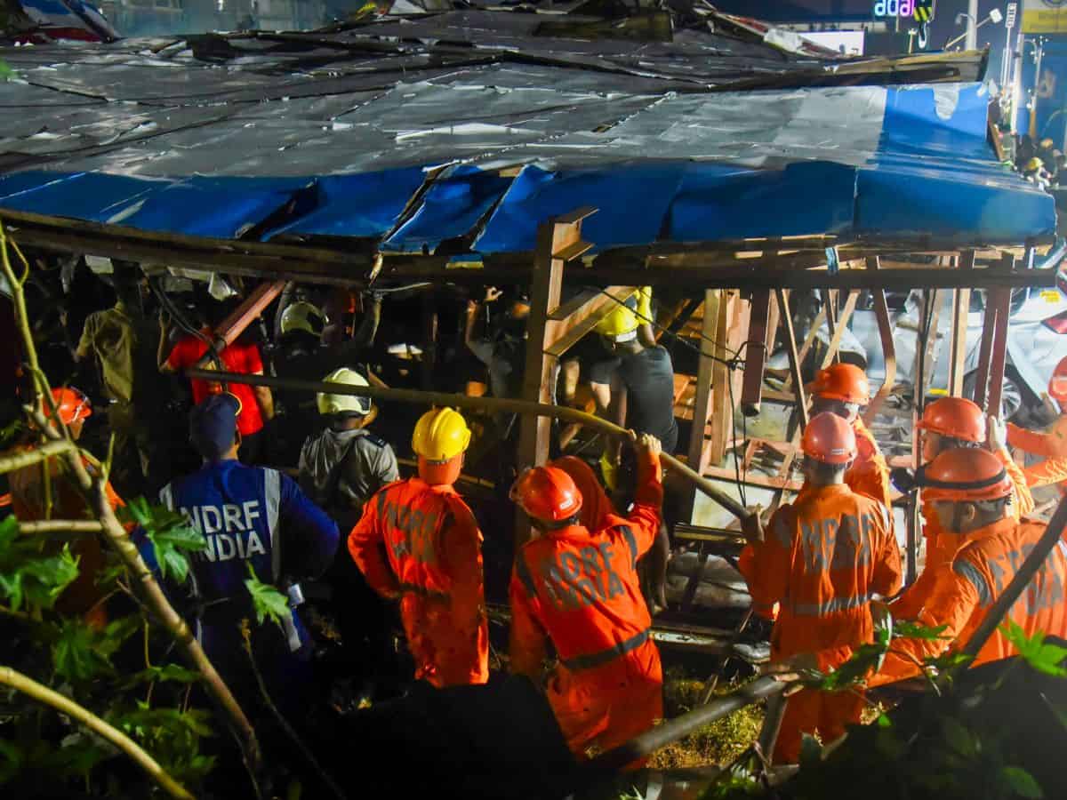 Mumbai hoarding collapsed