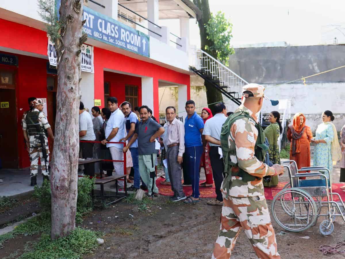 6th phase: 6 hurt in clash outside polling booth in J-K's Poonch