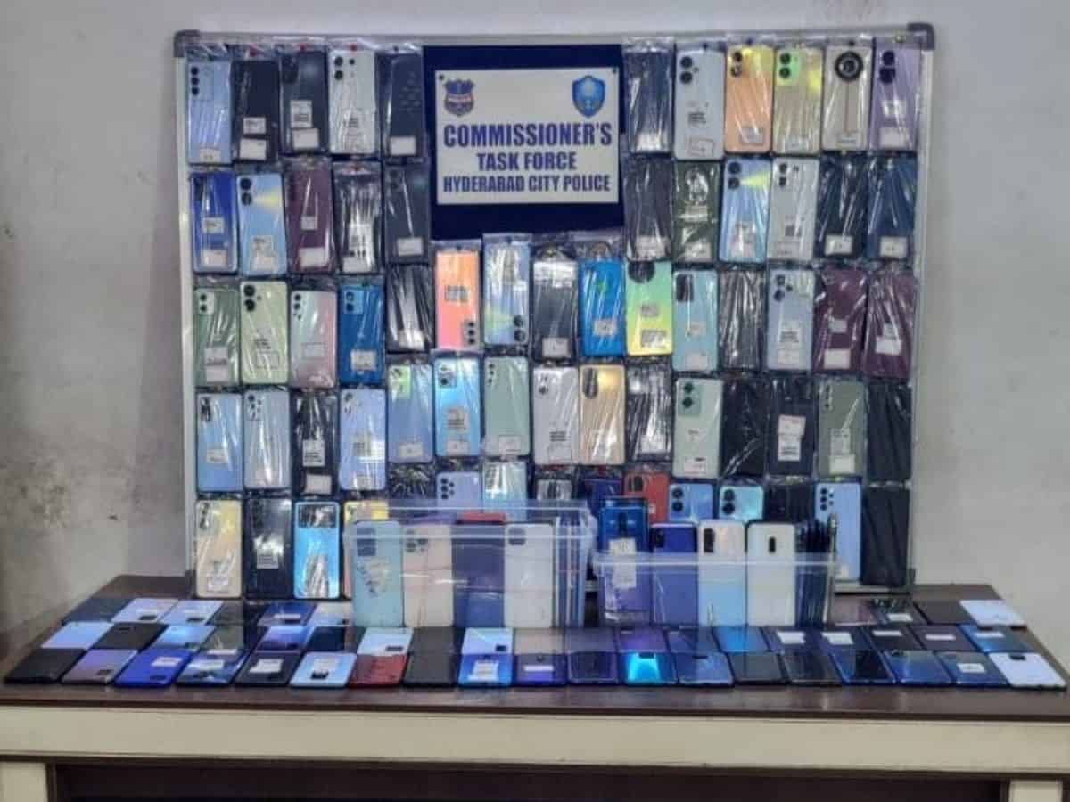 Telangana: Mobile theft gang busted; 31 held, 713 phones seized