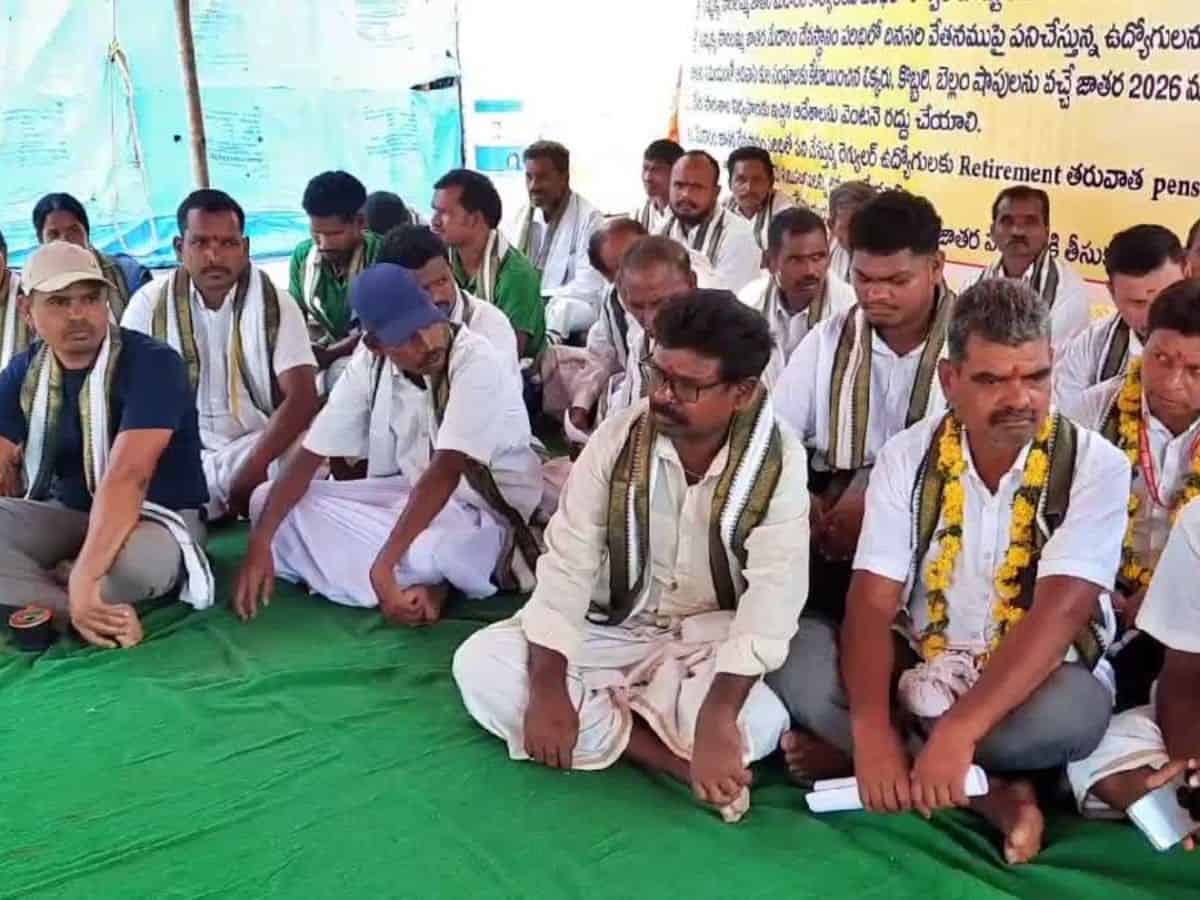The protesting priests caution that if their demand was not met, they will lock down the Medaram temple from June 5 to 9.