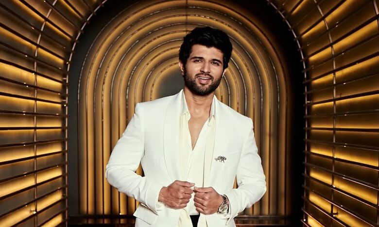 Vijay Deverakonda extends warm welcome to Coldplay’s Chris Martin