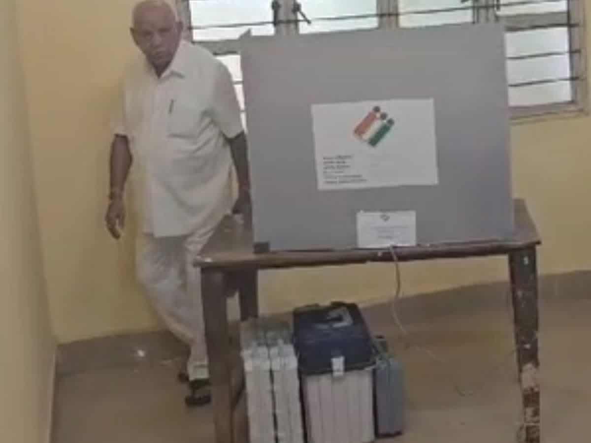 Yediyurappa family casts vote in karnataka