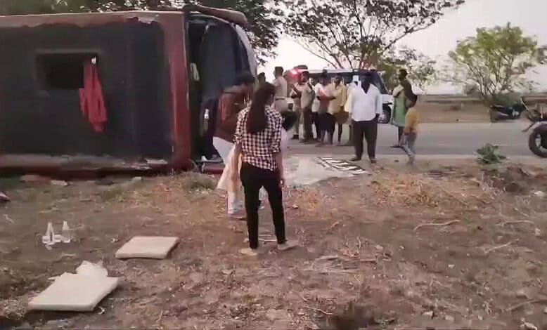 Pvt bus from Hyderabad met with accident in AP, 2 children lose life