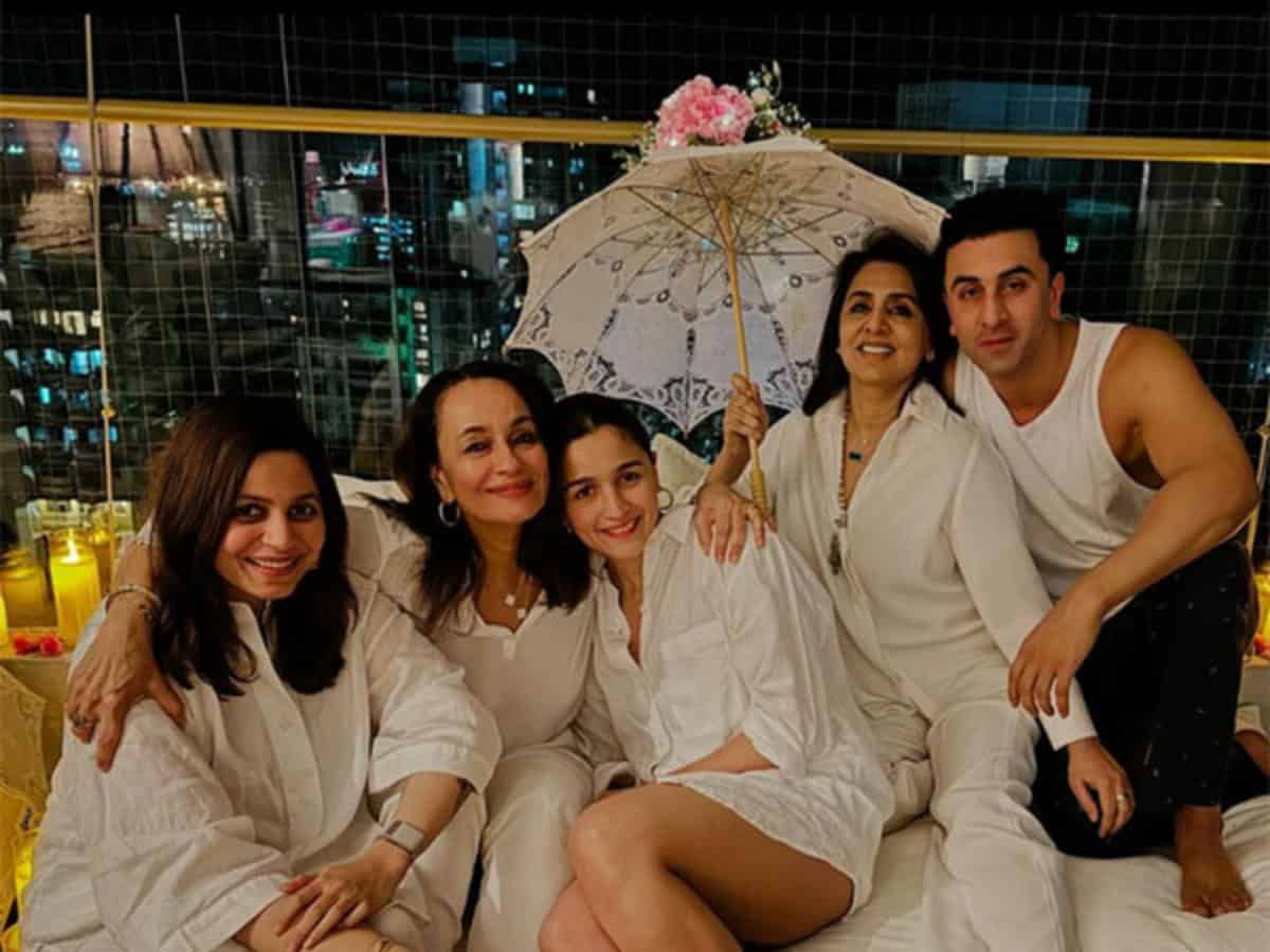 Alia Bhatt, Ranbir Kapoor host white-themed Mother's Day bash