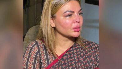 'Nothing is going to happen..': Rakhi Sawant breaks down in hospital