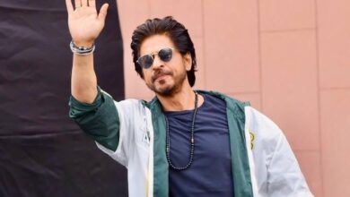 'Main toh hot hun he...' says SRK after suffering heat stroke