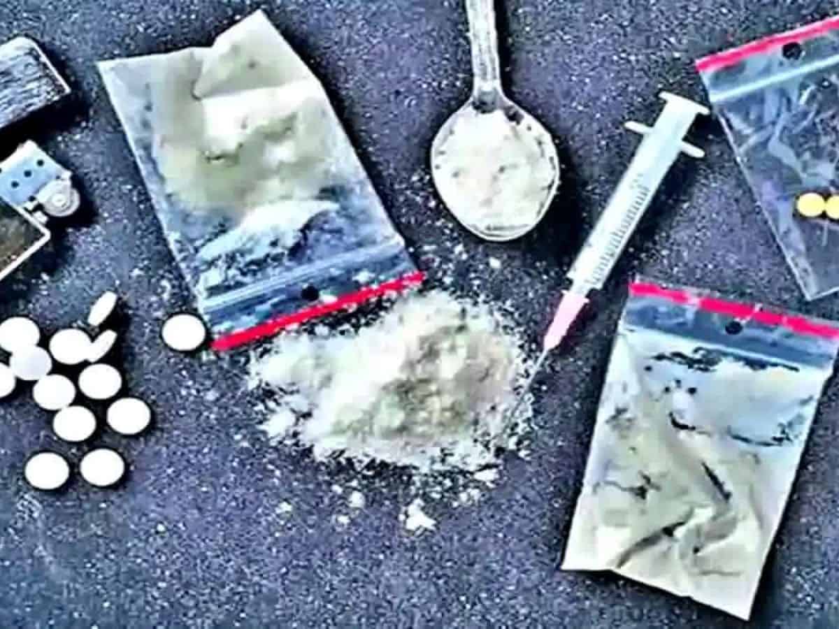 Madhapur police arrests drug peddler who has been using various travels to transport the banned MDMA from Bengaluru to Hyderabad