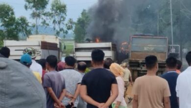 Manipur-Mob-set-fire-to-trucks-carrying-materials-