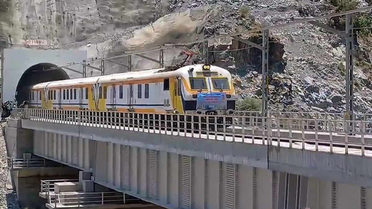 **EDS: IMAGE VIA @diprjk POSTED ON THURSDAY, JUNE 20, 2024** Reasi: A MEMU train during a trial run on Sangaldan-Reasi section of Udhampur-Srinagar-Baramulla Rail Link (USBRL) project. (PTI Photo) (PTI06_20_2024_000272B)