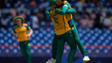 Doughty South Africa eke out seven-run win over England