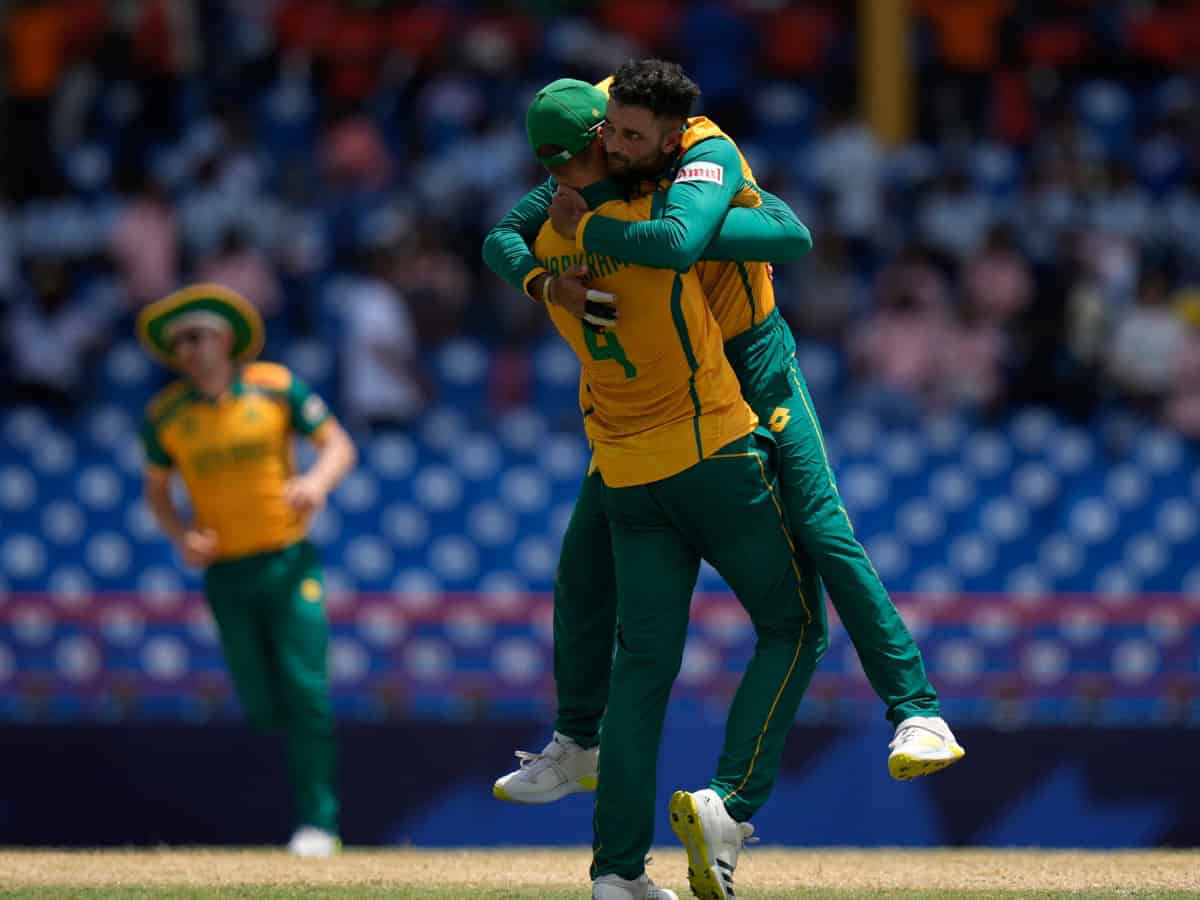 Doughty South Africa eke out seven-run win over England