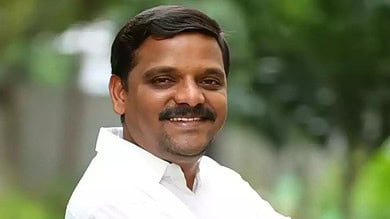 Telangana graduates by-poll: Congress' Teenmaar Mallanna registers victory