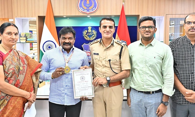 Telangana employee wins gold in powerlifting at national level