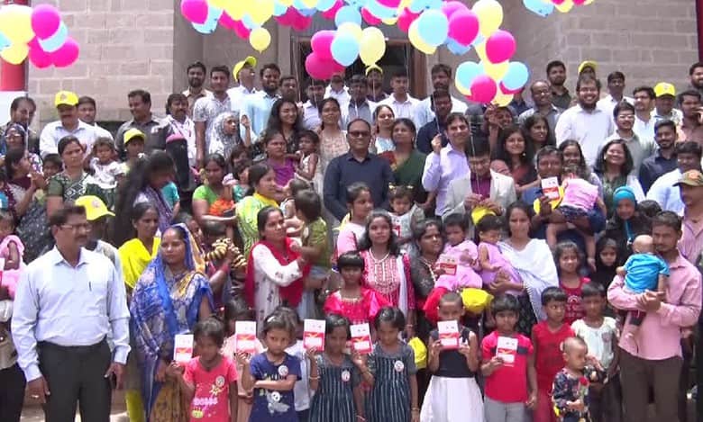 The UPSC rankers opened the Sukanya Samriddhi Yojana accounts by depositing Rs 1,000 in each of the girls' accounts
