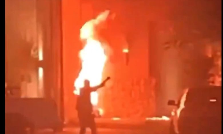 Man sets himself afire outside Jordanian govt building in suspected protest against Israel