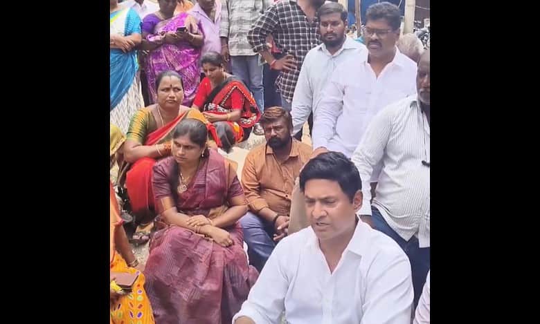 Telangana: Malkajgiri MLA holds protest against incomplete civic work