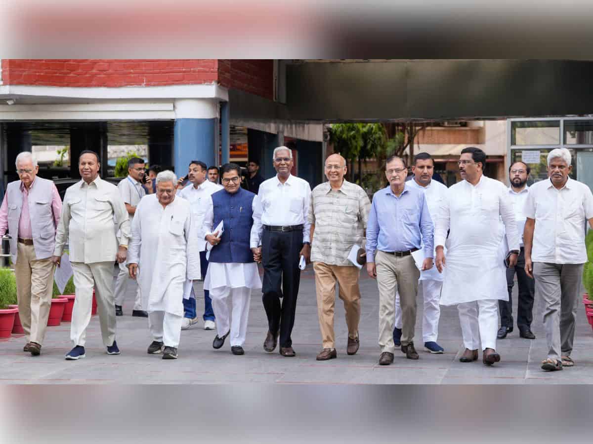 Delhi: INDIA bloc meeting begins, seat sharing to be discussed