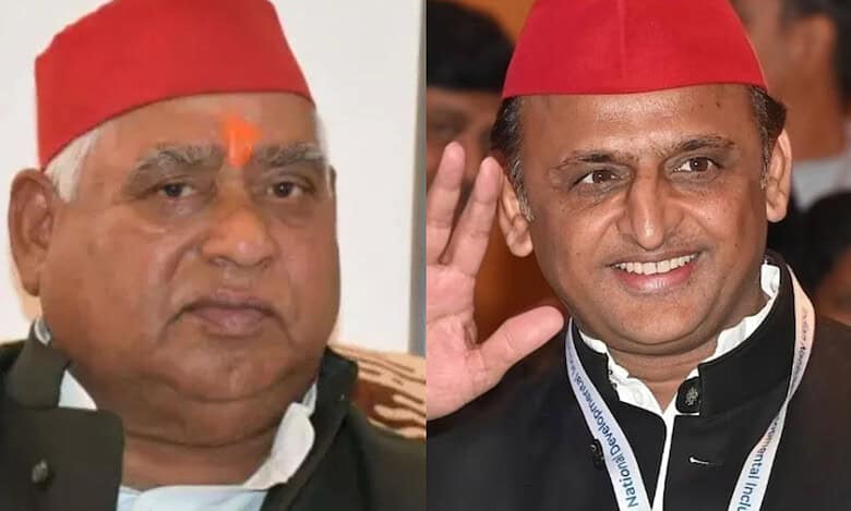Akhilesh, Awadhesh Prasad resign from UP Assembly seats