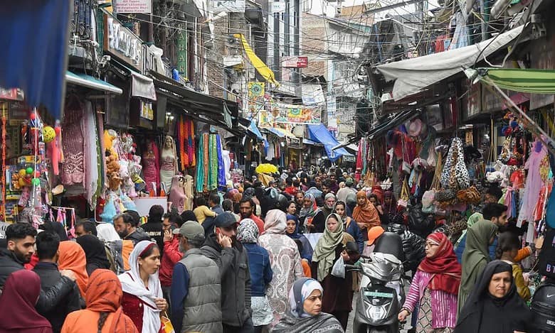 Online shopping, possible recession impact trade in Kashmir ahead of Eid: Traders