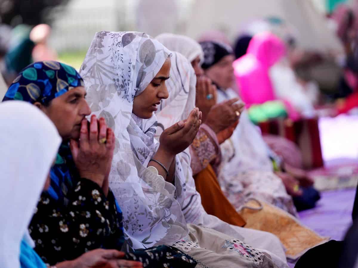 #Eid prayers pass off peacefully in #J&K